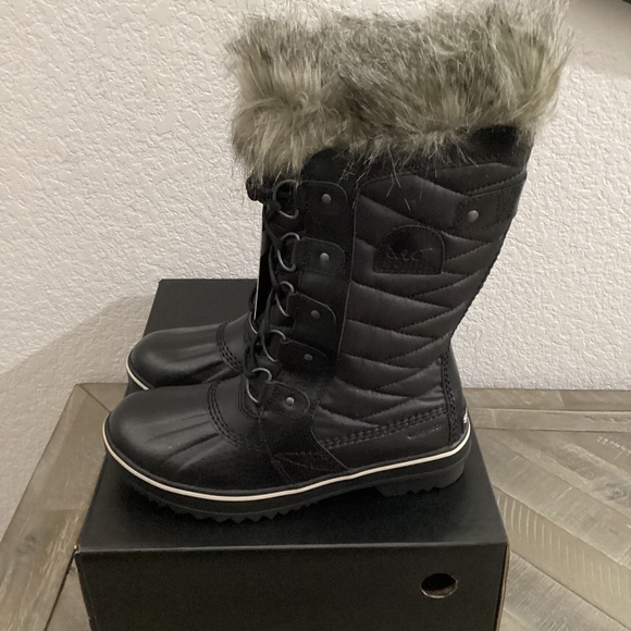 SOREL 'Tofino II' Faux Fur Lined Waterproof Boot (Women) 7M - Picture 1 of 8